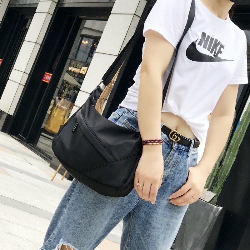 春季新款小斜挎包韩版单肩女包防水尼龙布简约轻便中年妈妈小包潮