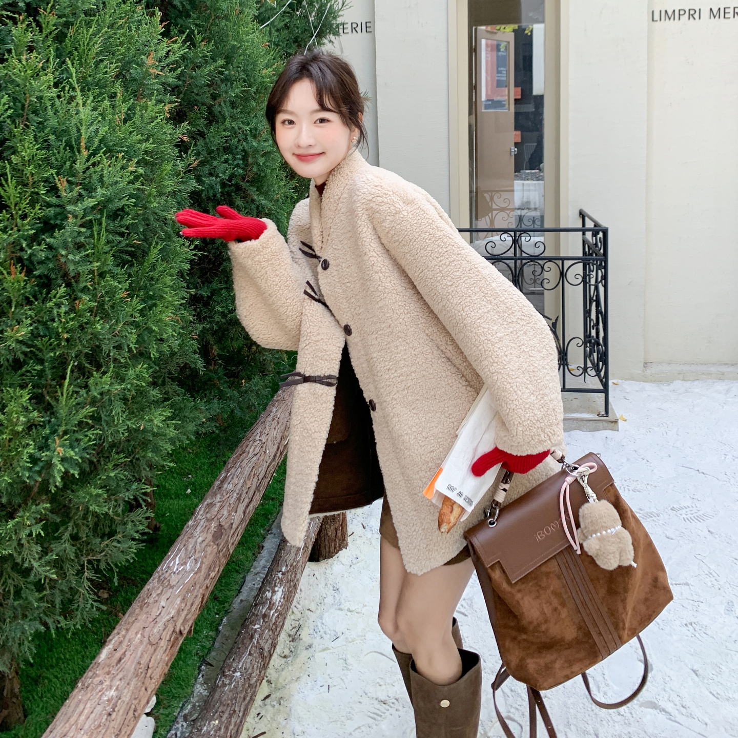 新品大货主推款皮毛一体外套2C075-915-P205-K298，女装皮草，菡迪欧娜