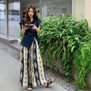 韩版印花阔腿裤套装女2025夏季新款时尚百搭不规则收腰上衣两件套图片
