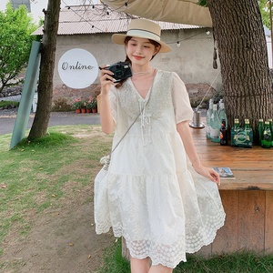 新品现货重工刺绣肌理感宽松泡泡袖V领连衣裙2C075-155-P145-K208,女装连衣裙,菡迪欧娜