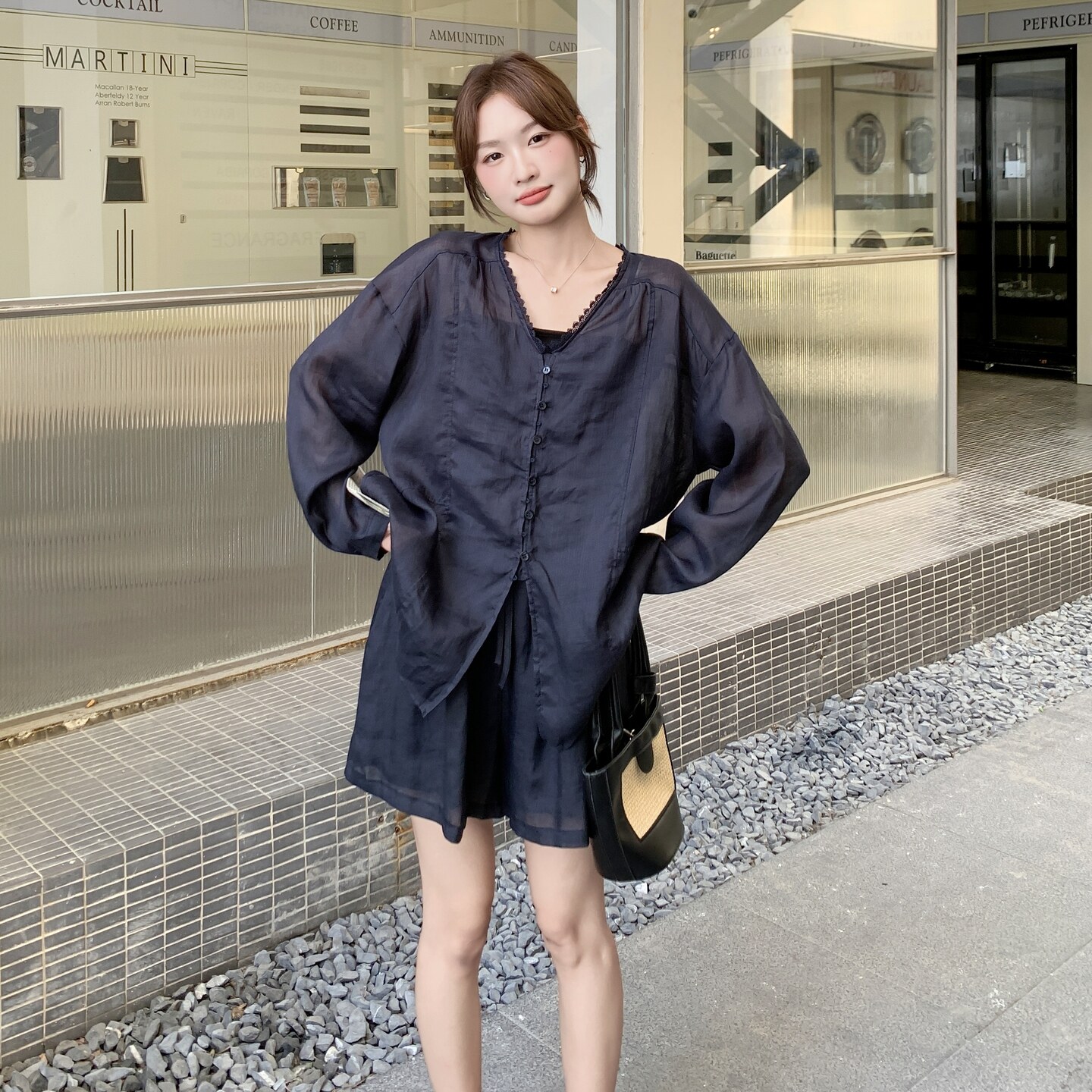 藏青色蕾丝拼接长袖衬衫短裤套装女夏2025新款减龄ootd两件套爆款,女装套装/套裙,2C075