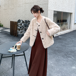 新品 大货主推款 皮毛一体外套2C075-913-P195-K298，女装皮草，菡迪欧娜