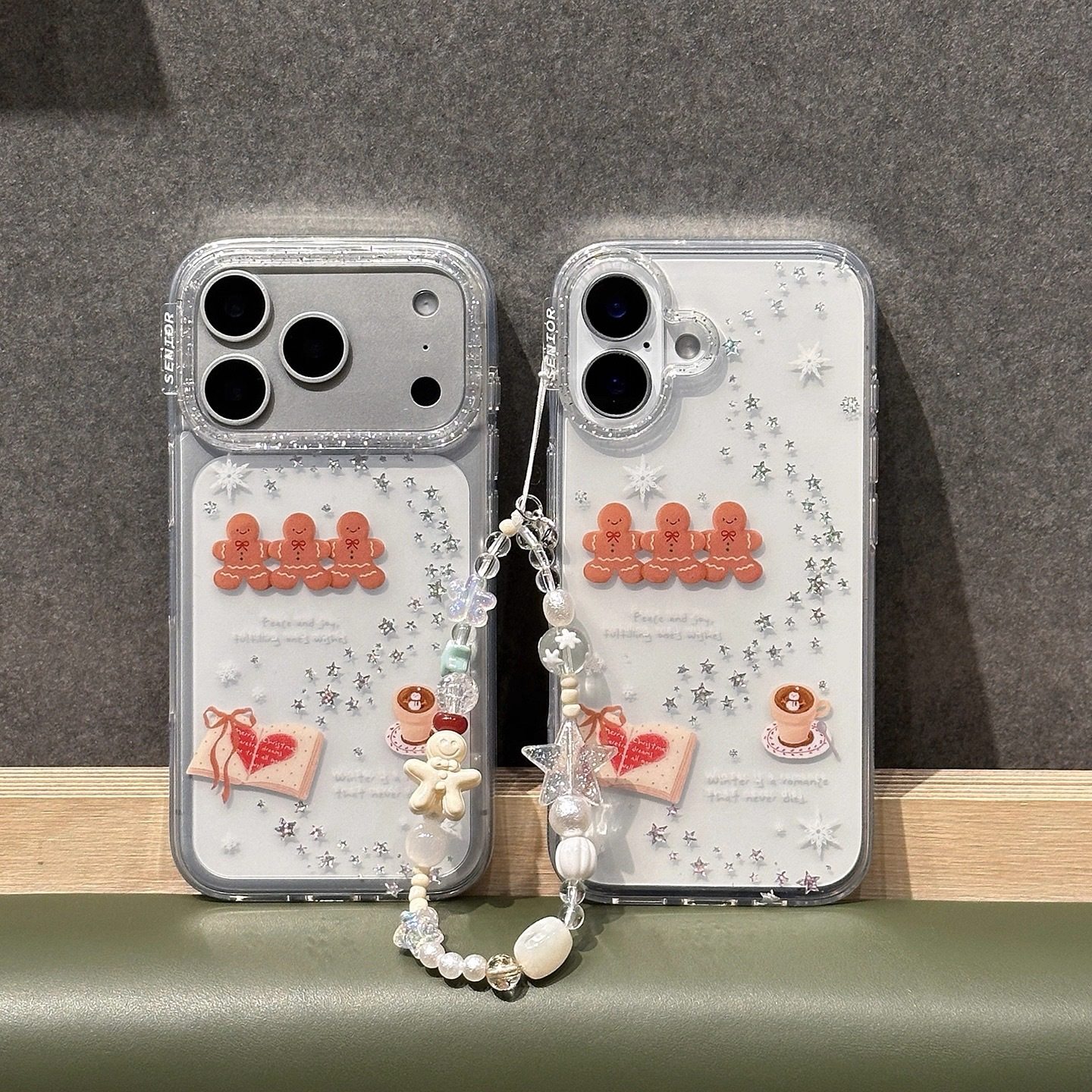 宁宁 鎏金星星圣诞姜饼人咖啡透明链条女iPhone17Pro Mobile Case