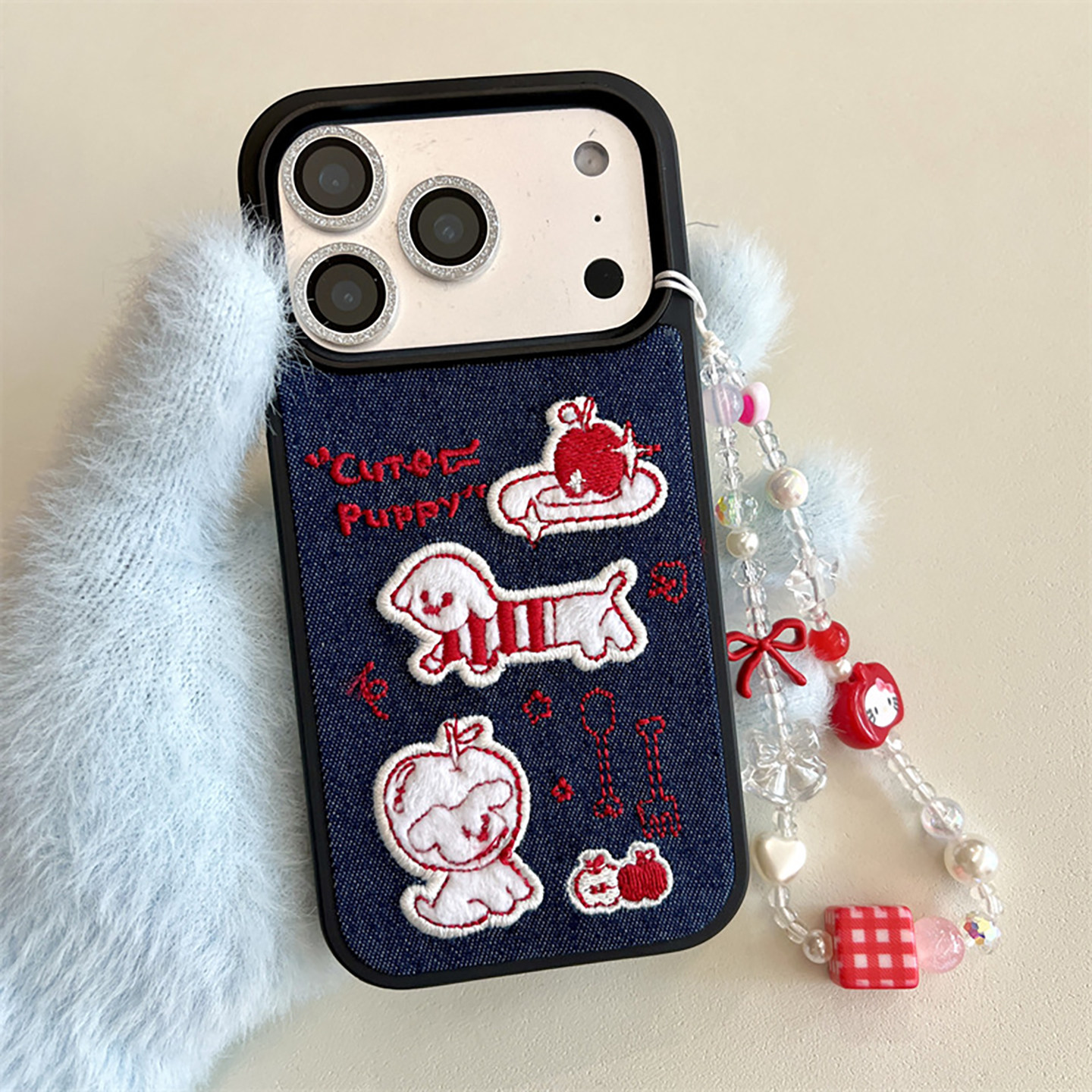宁宁 可爱牛仔布刺绣苹果小狗带链条防摔女iPhone17ProMobileCase