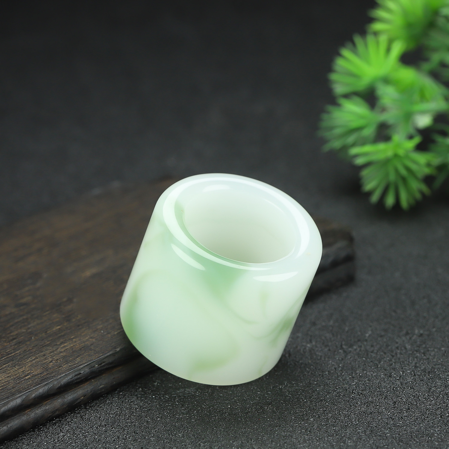 和田玉翠青玉扳指戒指复古宫廷风大拇指指环新疆玉翡翠色玉扳指