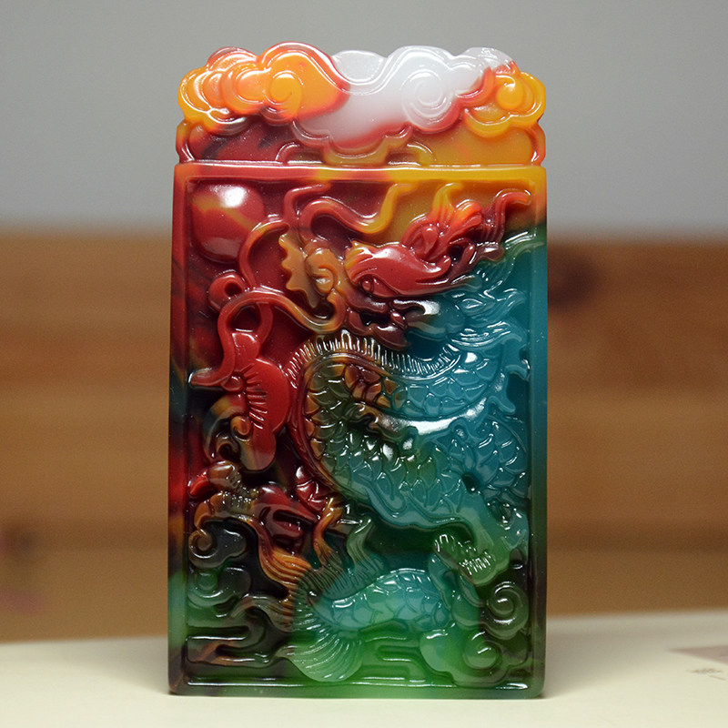 新疆和田玉龙牌手把件鸡血玉生肖龙牌挂件七彩玉龙牌把件腰牌