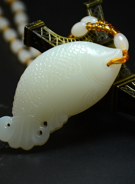 新疆和田玉鱼吊坠籽料羊脂白玉鱼挂件手把件连年有余玉坠玉鱼项链