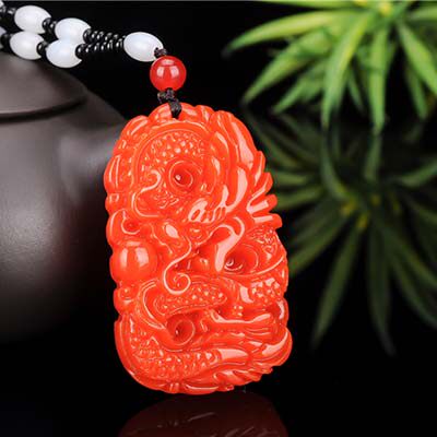 和田玉鸡血红生肖龙吊坠天然金丝玉龙牌玉坠挂件男女款项链毛衣链