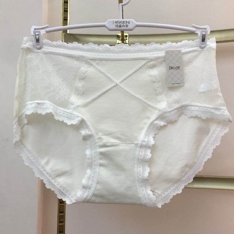 时尚中腰蕾丝纯棉内裤女柔软亲肤透气舒适健康抑菌三角短裤