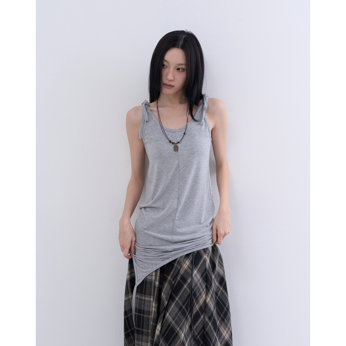 lowear韩代不规则下摆吊带背心