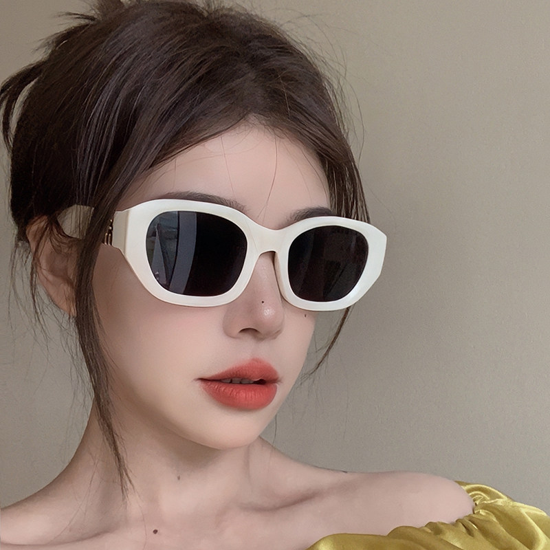 高级感白色墨镜女字母多边形大脸开车防紫外线时髦度假拍照太阳镜,ZIPPO/瑞士军刀/眼镜,太阳眼镜,淘宝优惠券,粉丝福利购,淘宝优惠卷