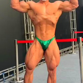 亮面幻彩健美比赛裤 三角裤 古典烫金亮皮炫彩发亮弹力包臀二分之一