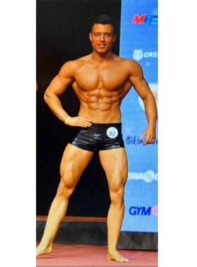 男子健身模特比赛裤CBBA标准赛服弹力紧身单色亮面哑光可定制