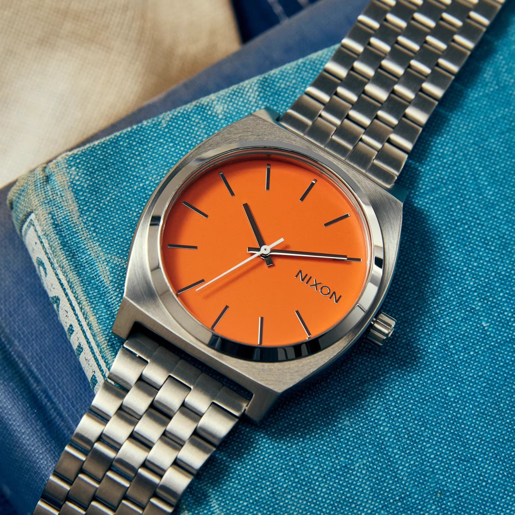正品Nixon尼克松男女手表新款柑橘色方形复古表盘银色钢带石英表