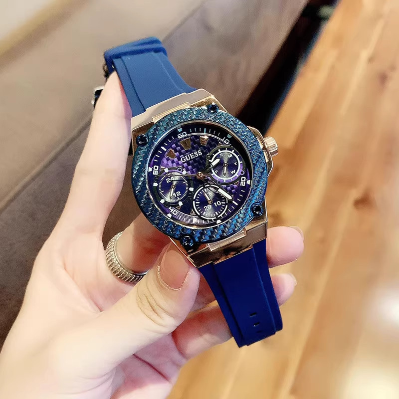 Guess手表金色三眼计时情侣对表