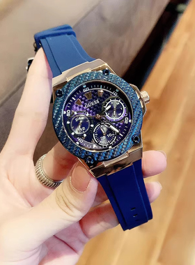 海外正品盖斯Guess手表蓝金色三眼计时情侣对表W1049G2/W1094L2