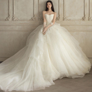 影楼拍照主题服装 室内拖尾摄影情侣拖尾高定白纱礼服简约抹胸婚纱