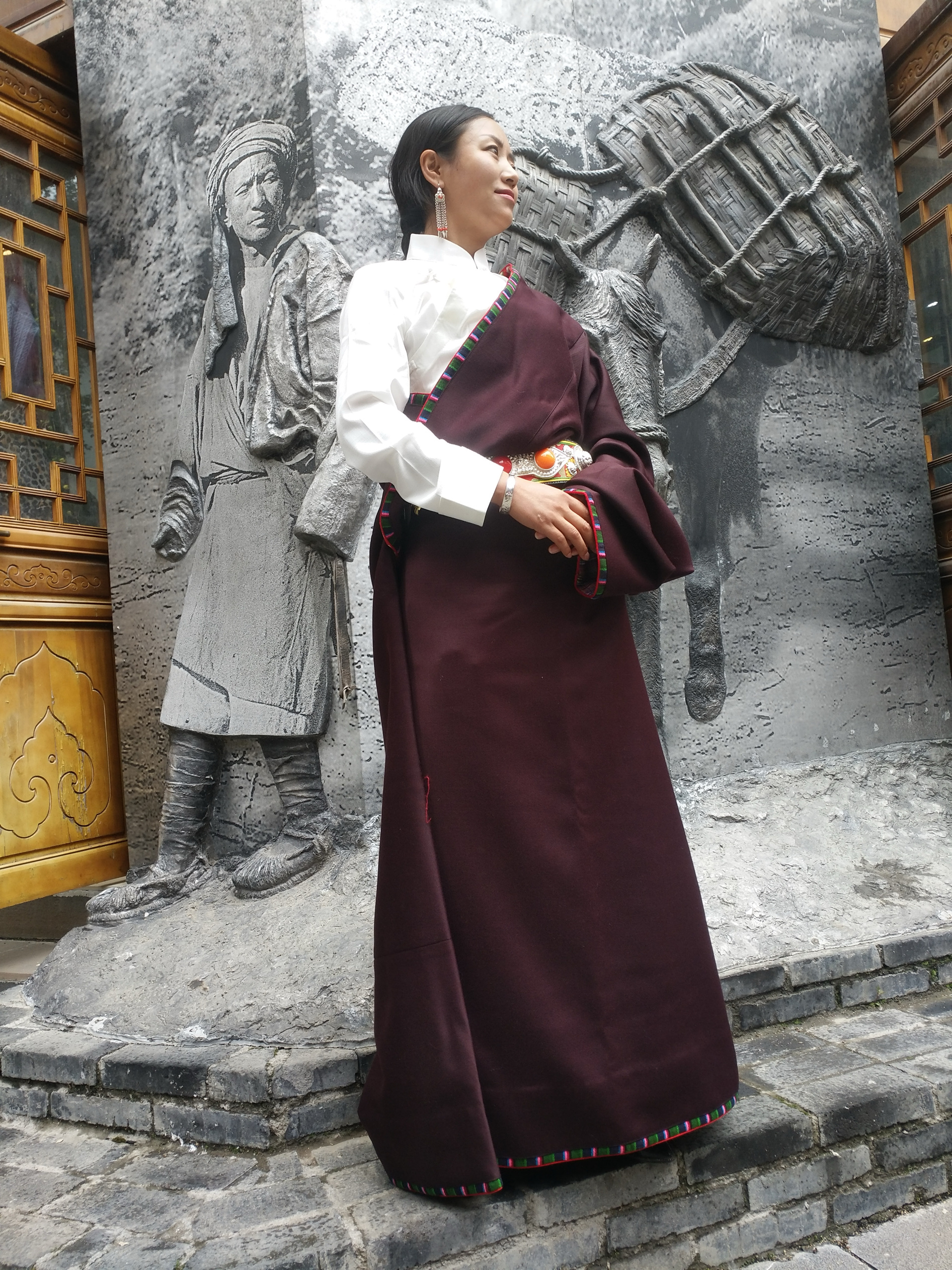 安多姑娘推荐定制好品质纯毛藏红色氆氇边经典女式男式通用藏袍