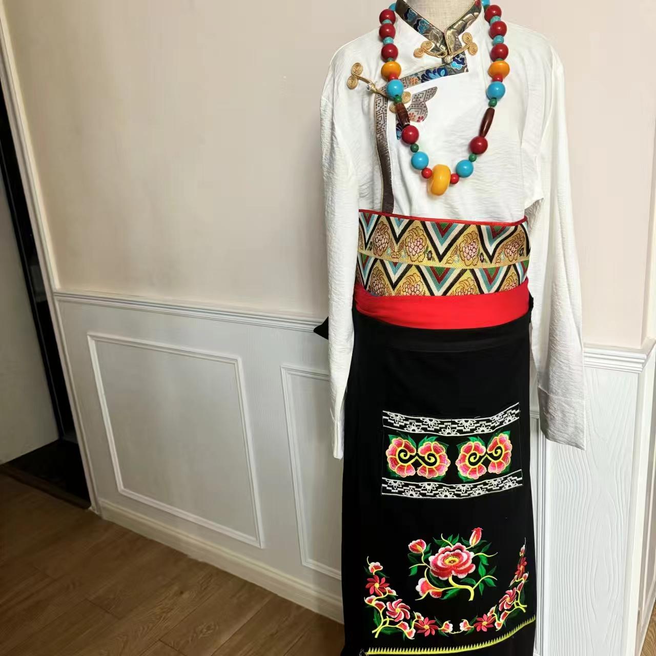 新款女式藏族服饰经典藏式民族风白色棉麻压花新工艺花边衬衣