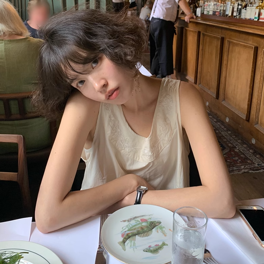 【cuckoo】韩国官网代购 领口刺绣无袖大摆连衣裙 beginning