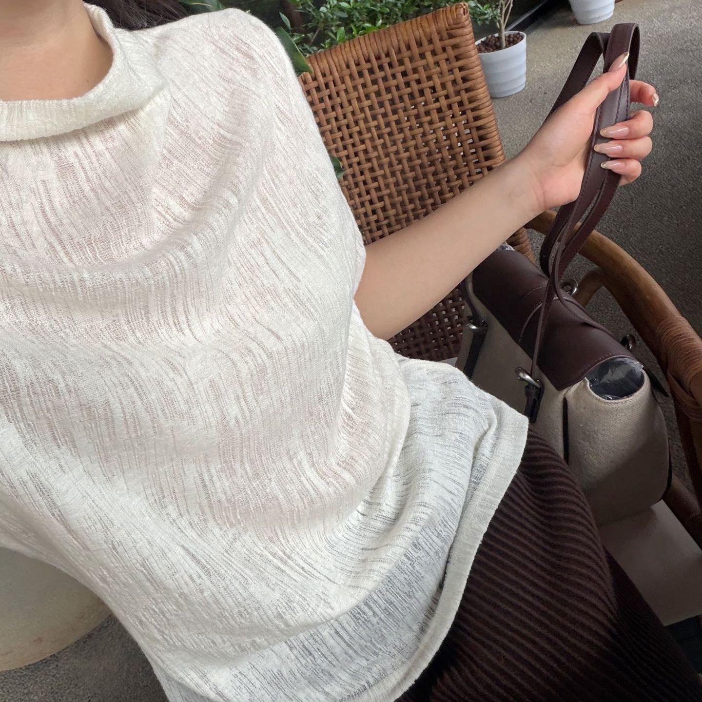白色堆堆领微透针织衫女