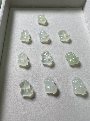 天然岫玉小唐马吊坠配件随机一个