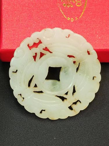 民俗文创 新疆和田白玉稀有带翠 孤品双蝶送财玉佩吉祥物家居挂件