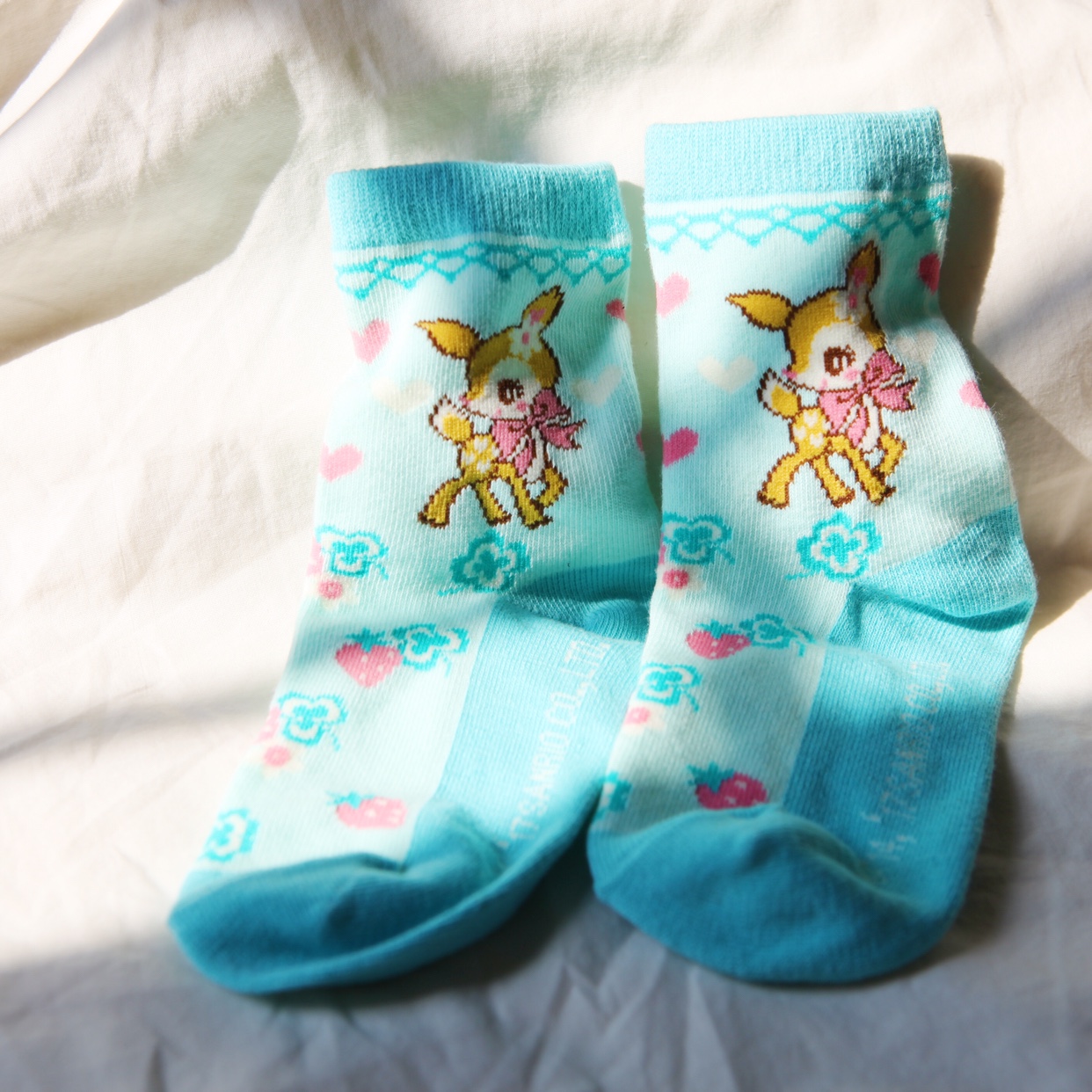 儿童女孩天蓝色可爱蝴蝶结草莓小鹿外贸日单中筒休闲袜子四季棉袜