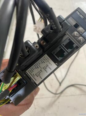 富士伺服驱动器400w富士RYC401D3-VVT2装机未使议价商品