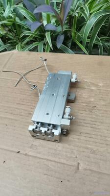 亚德客HLQ16x75SA双杆双导轨气缸，精密气缸，滑台气缸议价商品