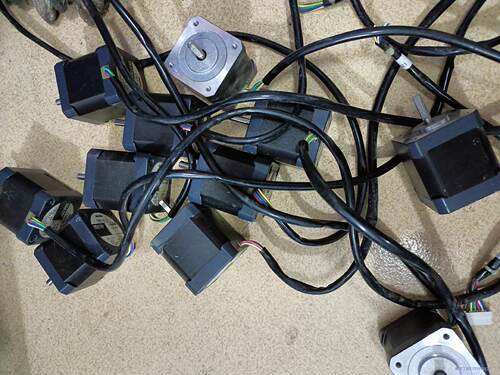 东方步进电机C7827-9012K，九成新，功能正常，标价为议价商品