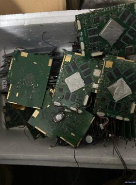 瑞芯微RK3399pro,成色如图，有几十张议价商品