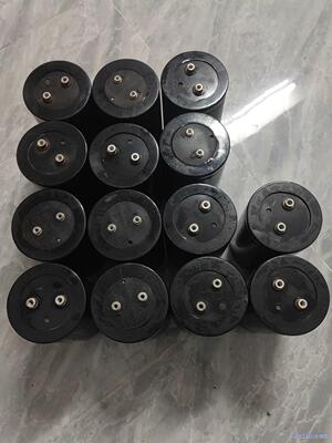 日立  8200MFD450VDC电容器    二手拆机，成议价商品