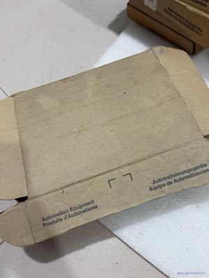 施耐德PLC，TSXDMZ28DT，实物图片，工程剩余一台，议价商品