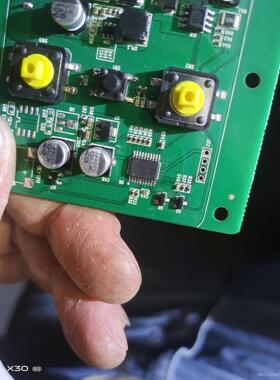 STM8L051F3P6 一色拆机带板 有2000片左右，要议价商品