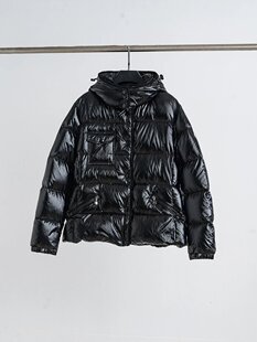 M 家 内里填充90白鹅绒 显瘦轻盈保暖 气质连帽羽绒服外套