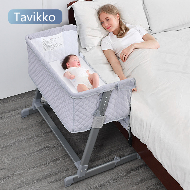 Tavikko婴儿床便携式bb床拼接床