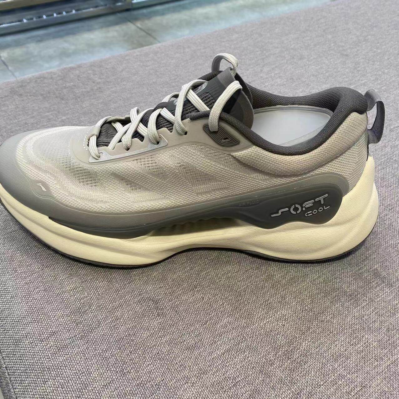 李宁SOFT缓震透气耐磨男子新款休闲软底低帮休闲运动鞋 AGLU047