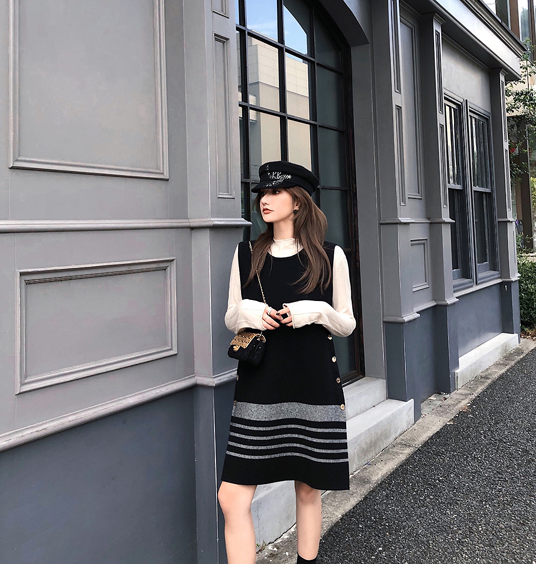 高阶显品位法式羊毛气质背心裙