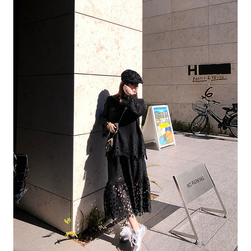 水溶蕾丝拼接百搭气质上衣