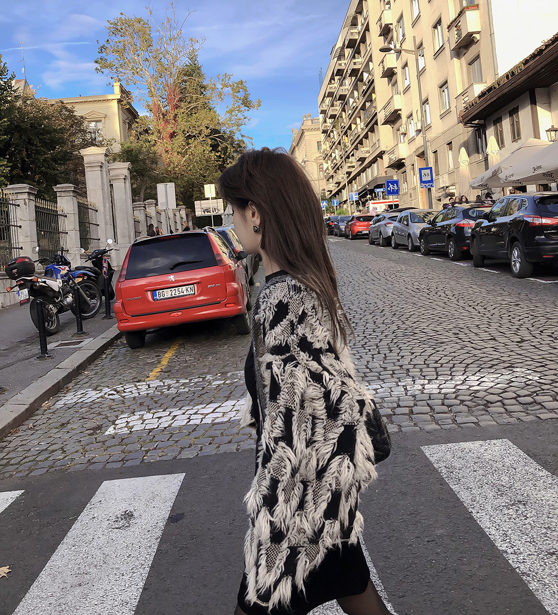 像皮草一样的毛衣外套