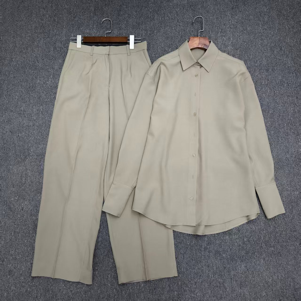 北欧风新款燕尾服衬衣及压褶直筒阔腿裤套装 可拆分出售