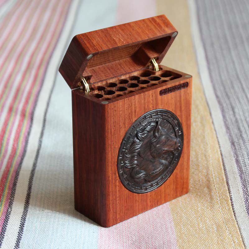 木与匠 商务节日礼品 木质十二生肖私人定制19支翻盖打孔檀木烟盒