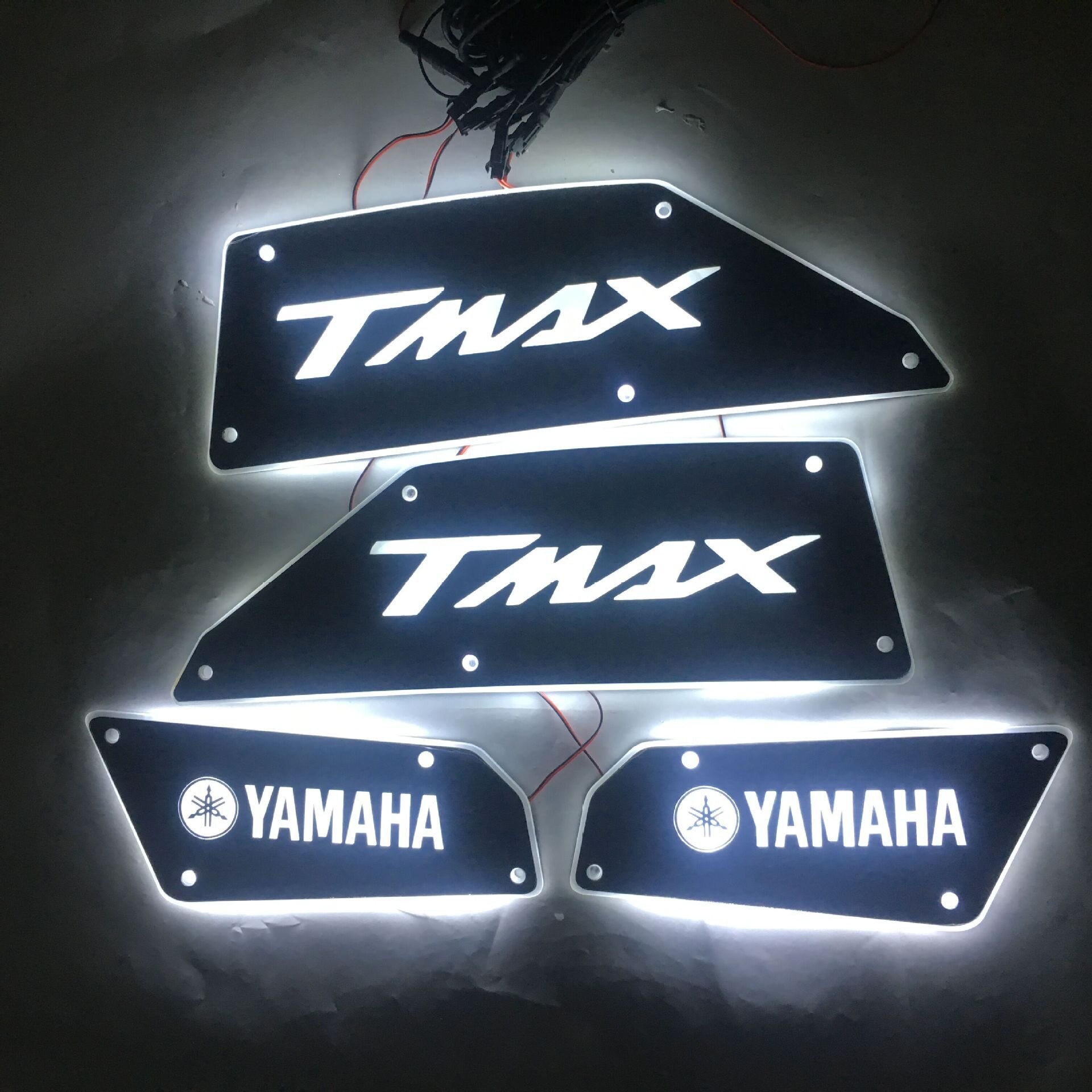 适用于雅马哈TMAX T-MAX530 TMAX530改装LED灯踏板照明前后踏板