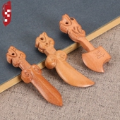 木雕创意饰品编手工红绳桃木复古怀旧宝宝儿童配件旅游饰品龙头斧