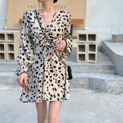 Real price ~ design sense drawstring Chiffon Floral Dress