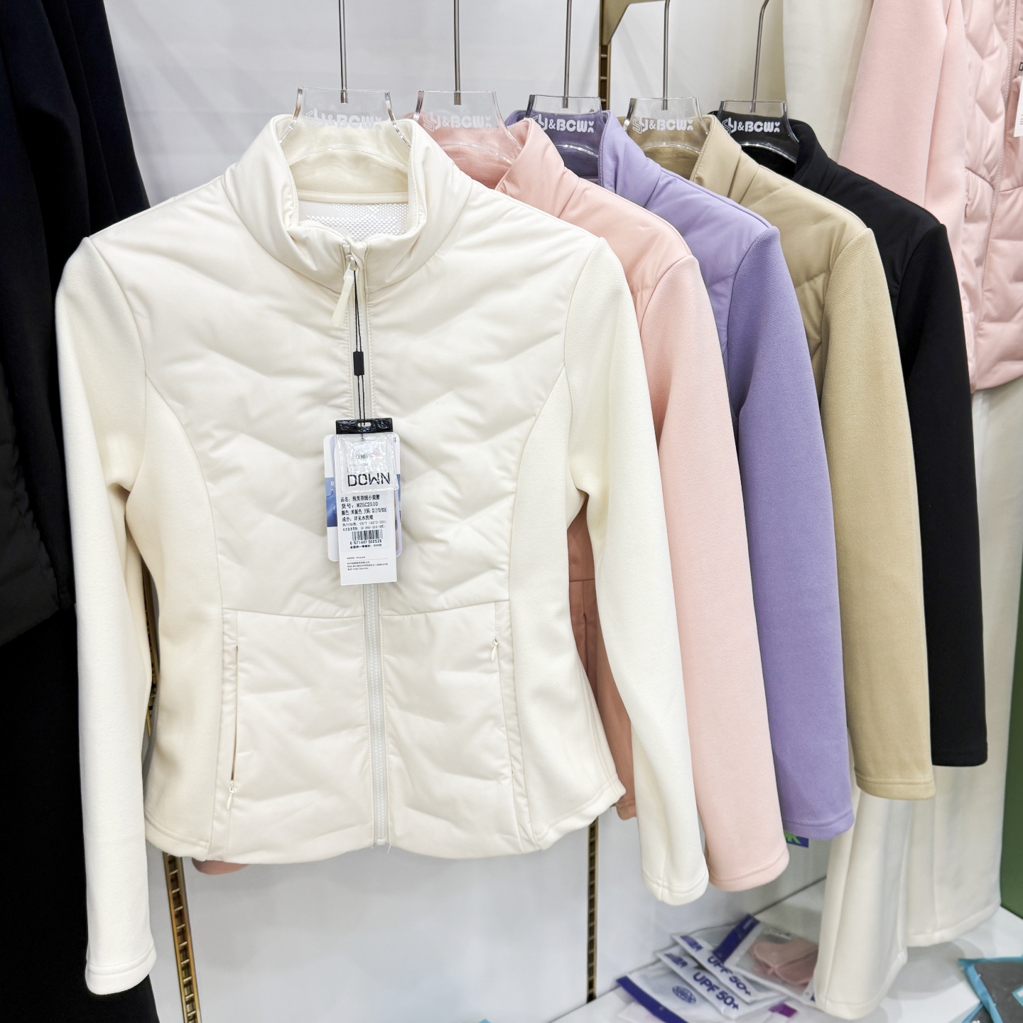 冰川时代新款女羽绒泡芙绒小蛮腰25C2510修身显瘦外穿上衣短外套