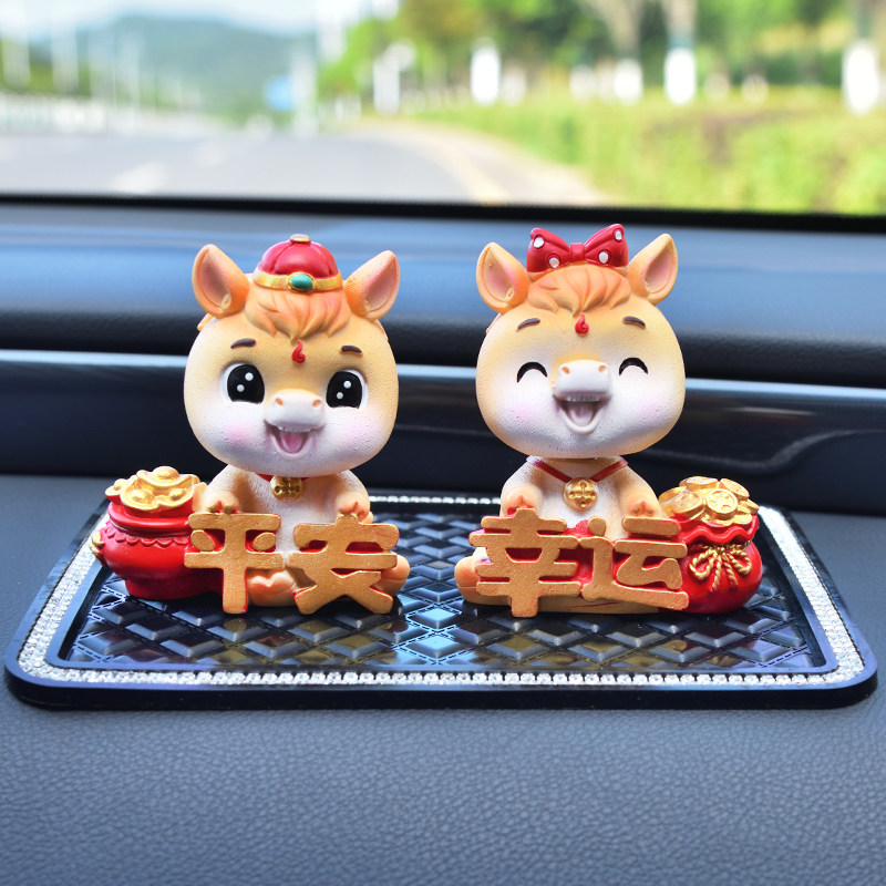 汽车摆件摇头马车载中控台装饰生肖马年吉祥物车上内饰新款车用品