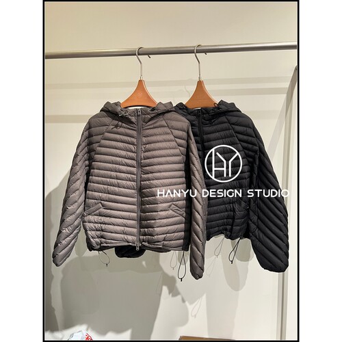 轻薄连帽白鹅绒抽绳女款羽绒服