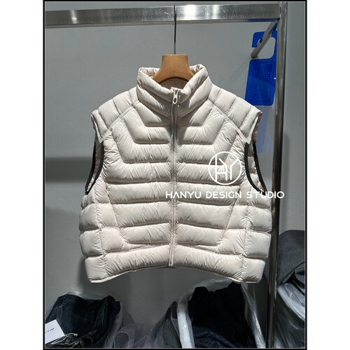 韩钰轻薄立领90白鸭绒马甲女